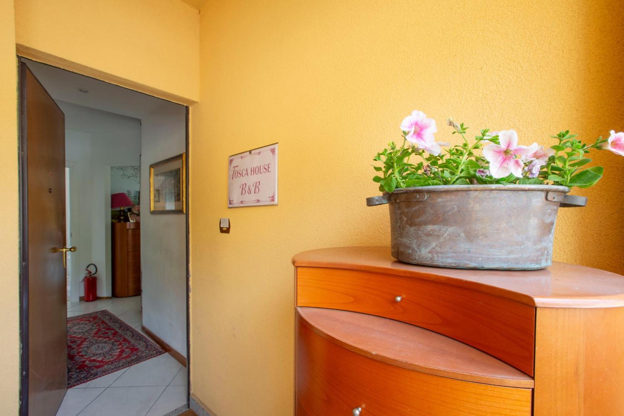 Tosca House 2 Panzió Varenna Kültér fotó